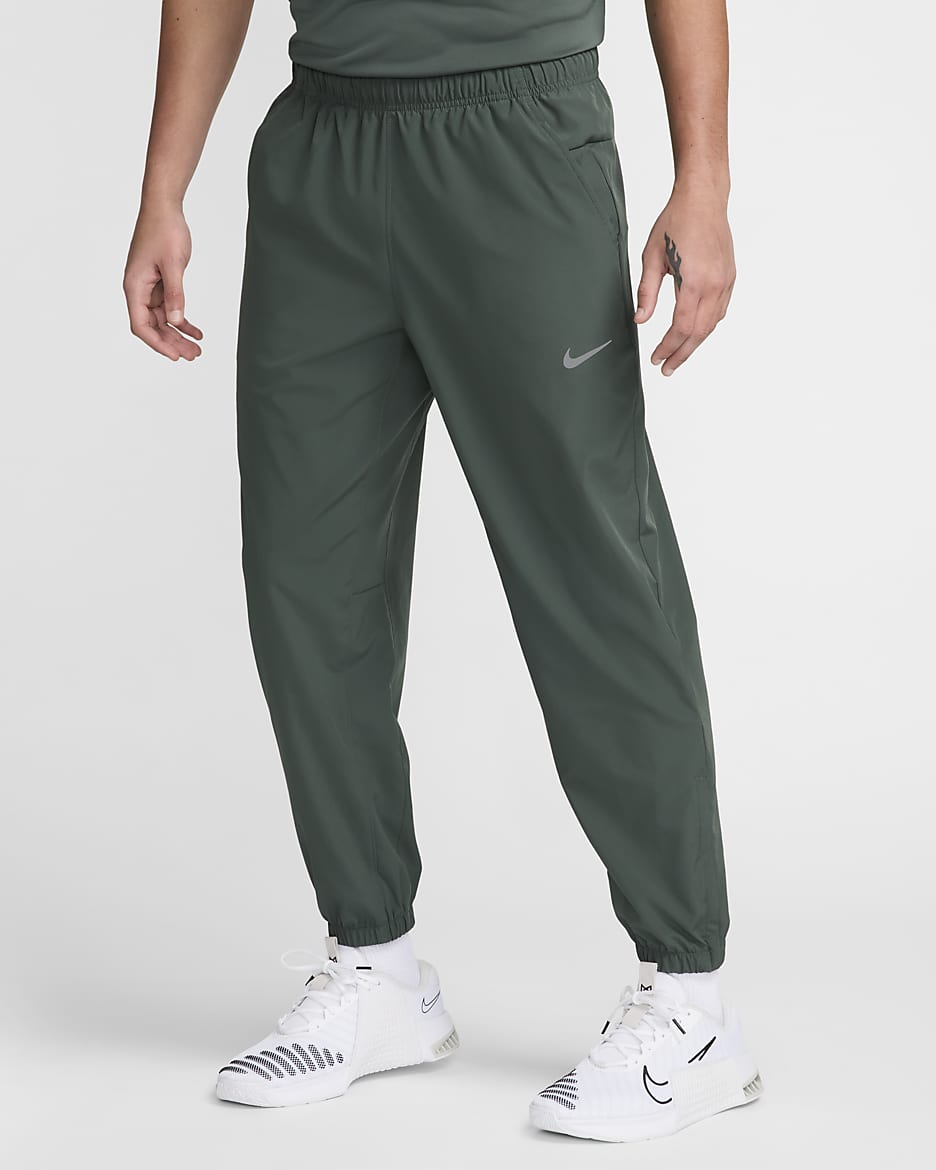 Nike Form Men s Dri FIT Tapered Versatile Pants. Nike